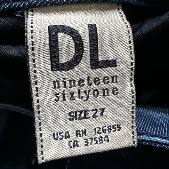 DL1961 Jennifer Boot Jeans - Picture 3 of 8